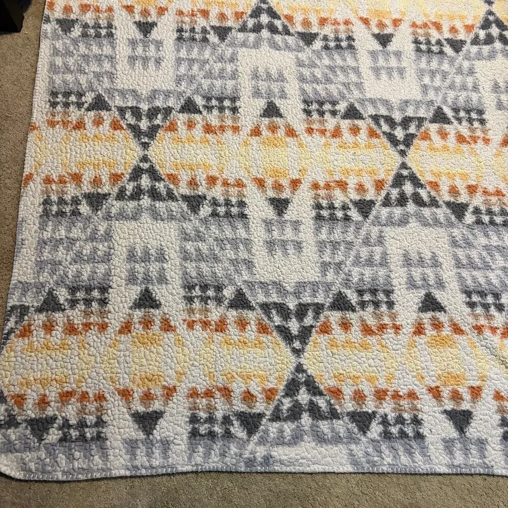 Pendleton Arrow Point Twin Sherpa Fleece Aztec Pattern Blanket Cream Gray Yellow